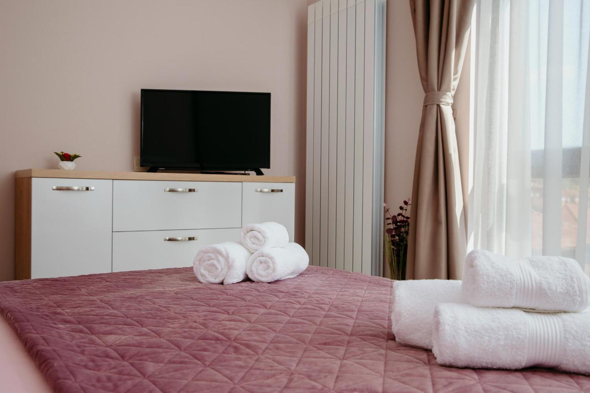 Rose Valley Apartment Kazanlŭk Exterior foto